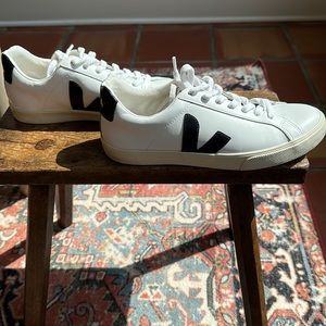 Veja women’s white and black esplar sneakers size 8
